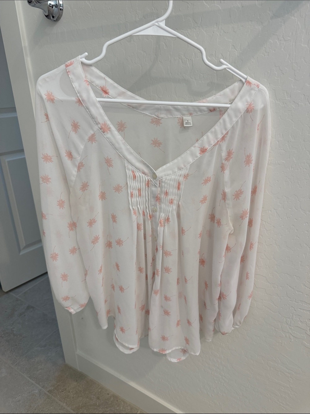 Kohl's White Blouse with Light Pink Floral Print